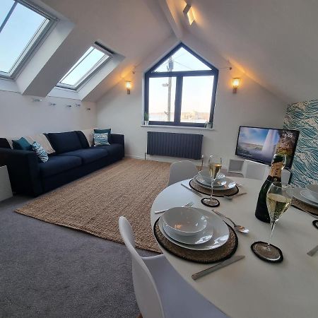 The Bunker-Luxe Central Falmouth Getaway With Stunning Sea Views Ngoại thất bức ảnh