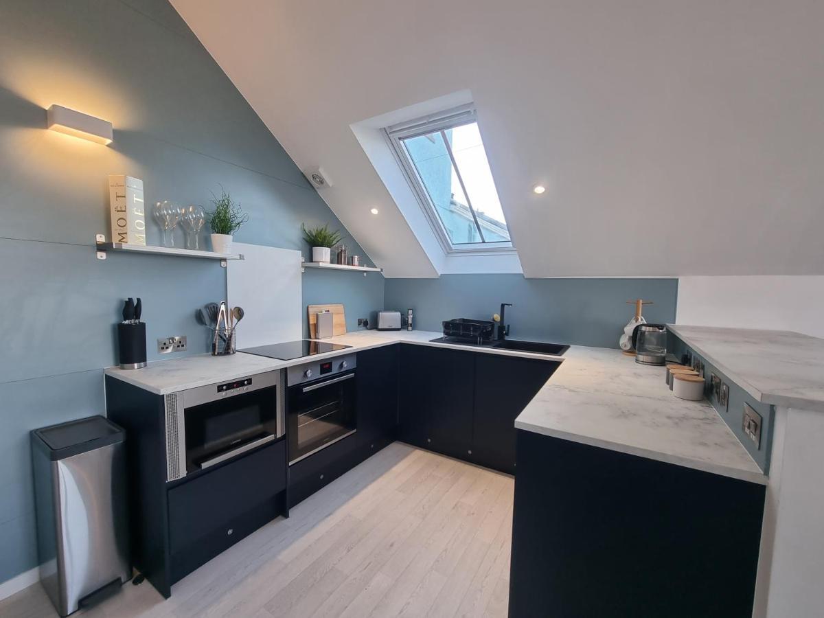 The Bunker-Luxe Central Falmouth Getaway With Stunning Sea Views Ngoại thất bức ảnh